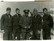 1971 Воронцов с курсантами.jpg